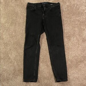 Everlane Men's washed black slim fit